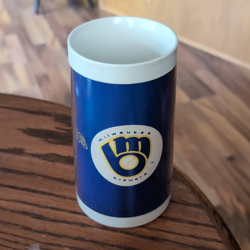 80s Milwaukee Brewers Beer Stein 16oz. Insulated Cup Plastic Double Walled - Picture 4 of 10